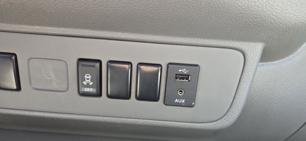 2017 Nissan NV Image 28