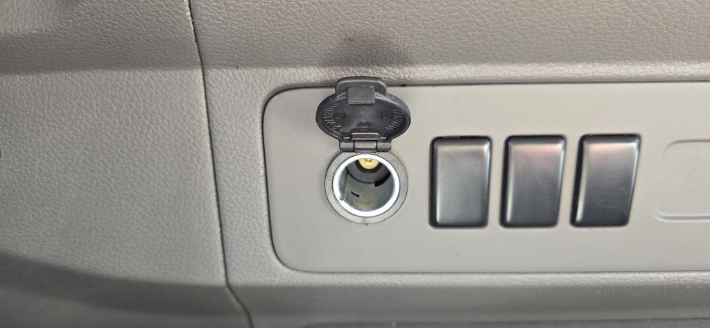 2017 Nissan NV Image 29