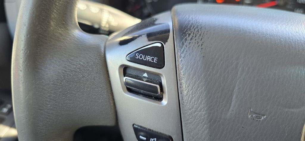 2017 Nissan NV Image 31
