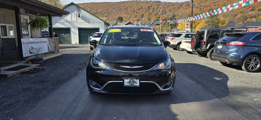 2017 Chrysler Pacifica Image 3