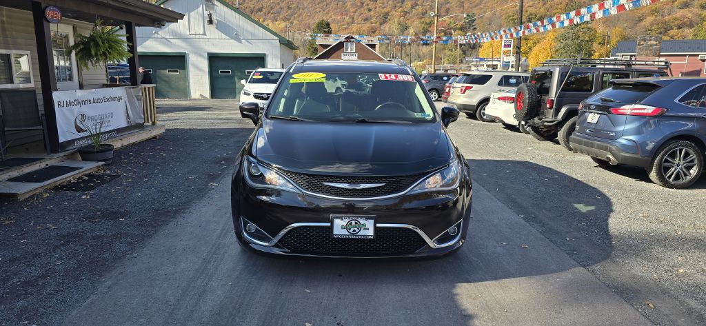 2017 Chrysler Pacifica Image 4