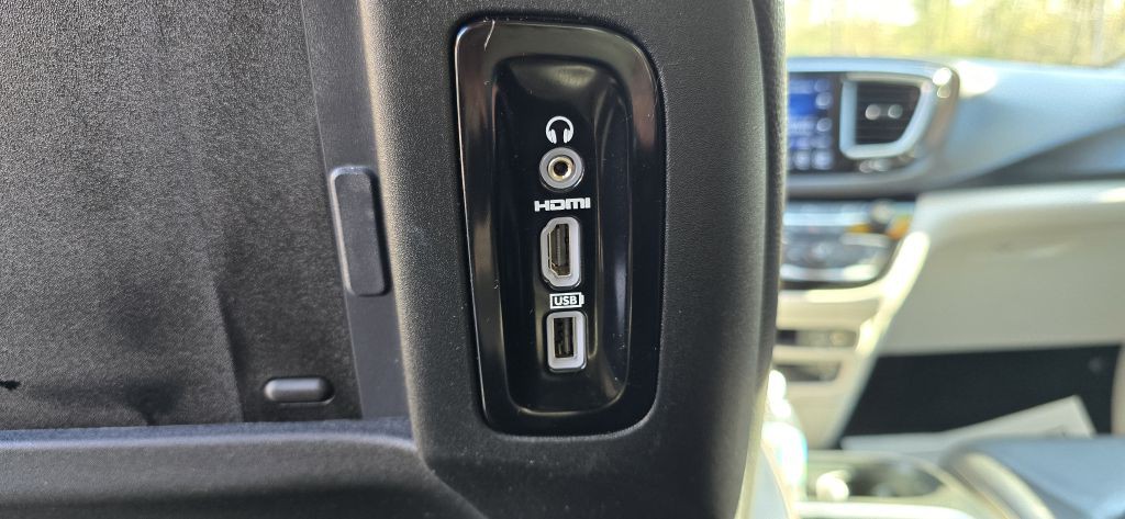 2017 Chrysler Pacifica Image 21