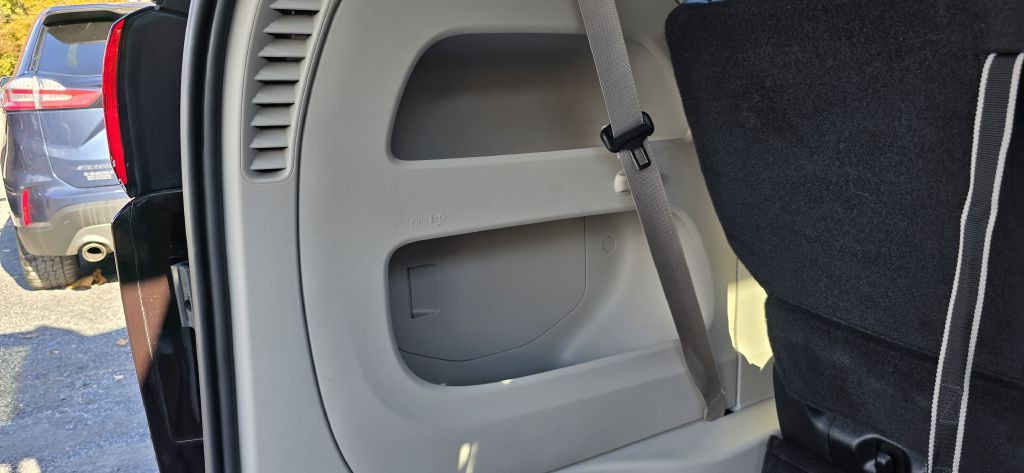 2017 Chrysler Pacifica Image 31