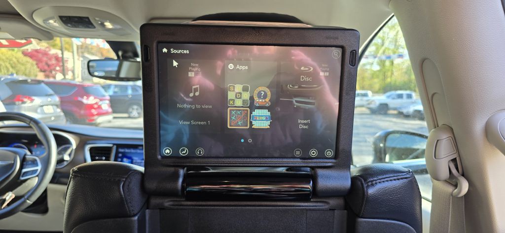 2017 Chrysler Pacifica Image 35