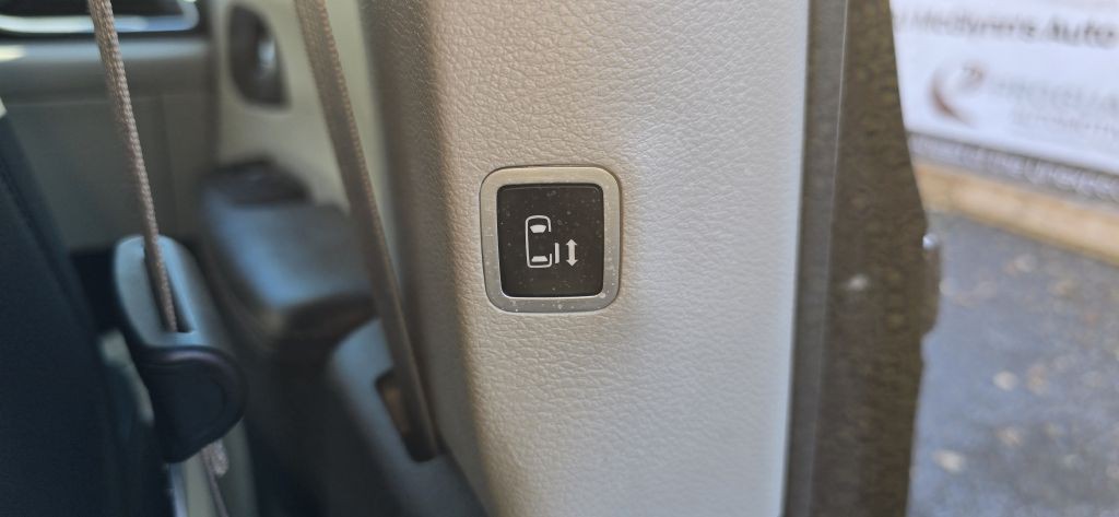 2017 Chrysler Pacifica Image 38