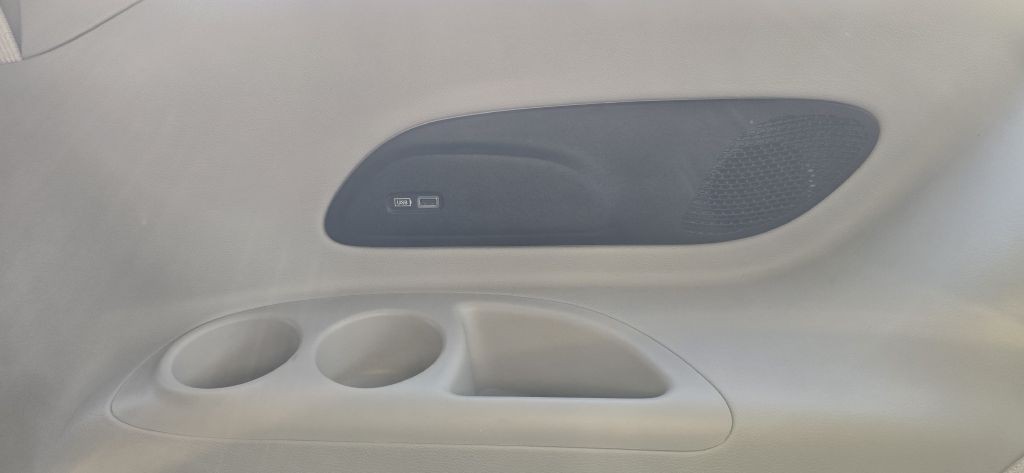 2017 Chrysler Pacifica Image 44