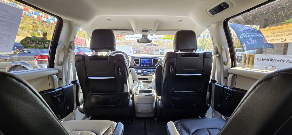 2017 Chrysler Pacifica Image 46