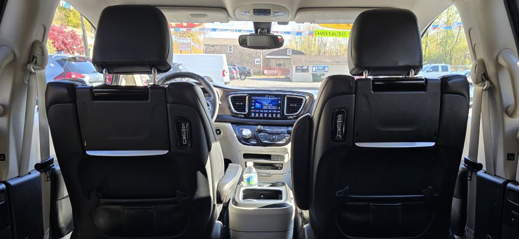 2017 Chrysler Pacifica Image 47