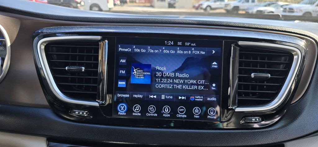 2017 Chrysler Pacifica Image 52