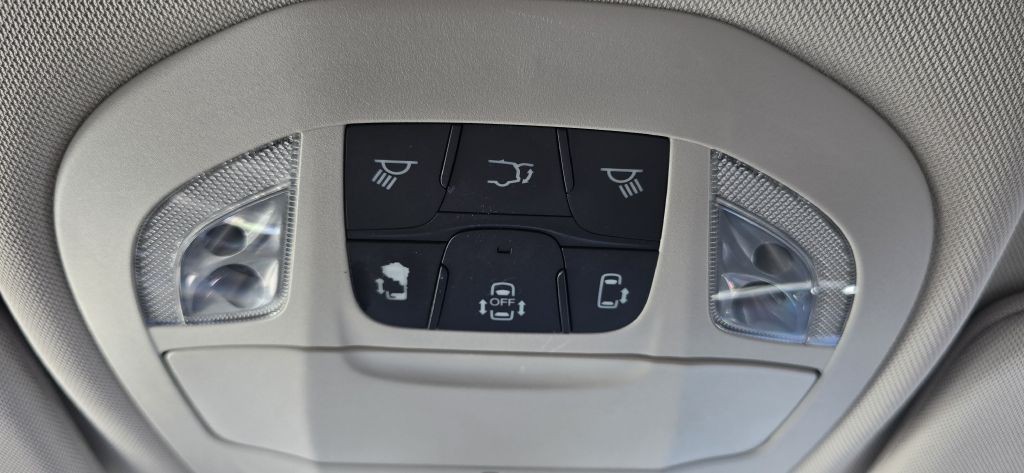 2017 Chrysler Pacifica Image 53