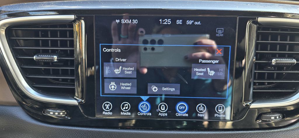 2017 Chrysler Pacifica Image 55