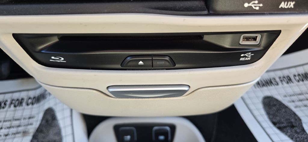 2017 Chrysler Pacifica Image 56