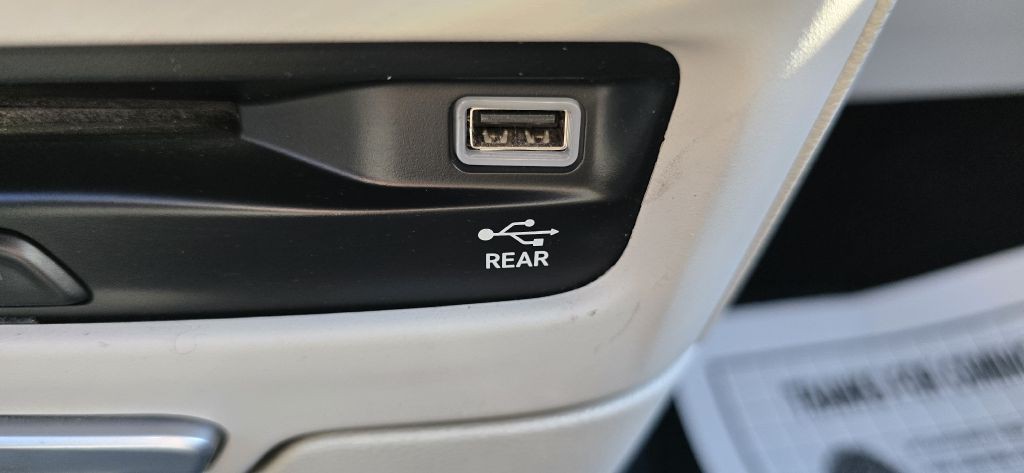 2017 Chrysler Pacifica Image 58