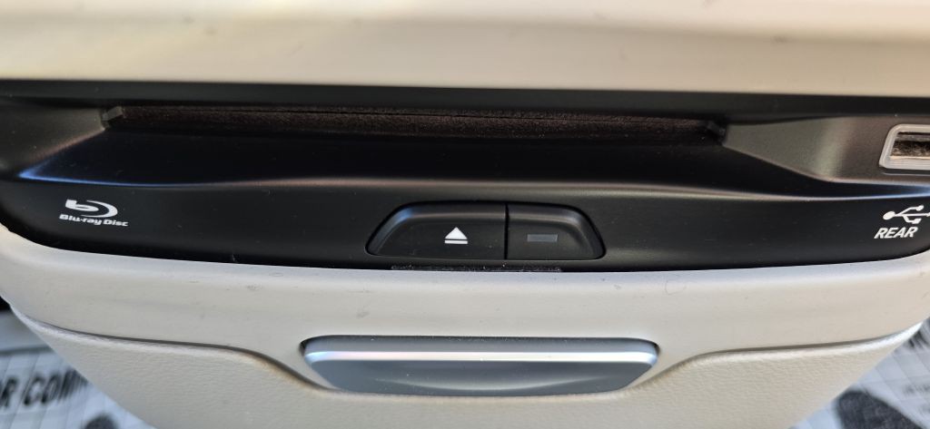 2017 Chrysler Pacifica Image 59