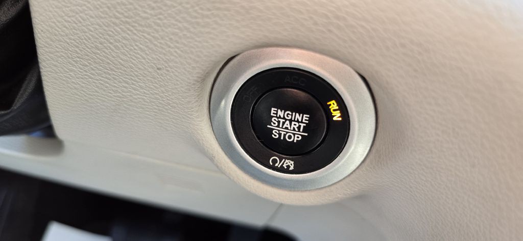 2017 Chrysler Pacifica Image 65