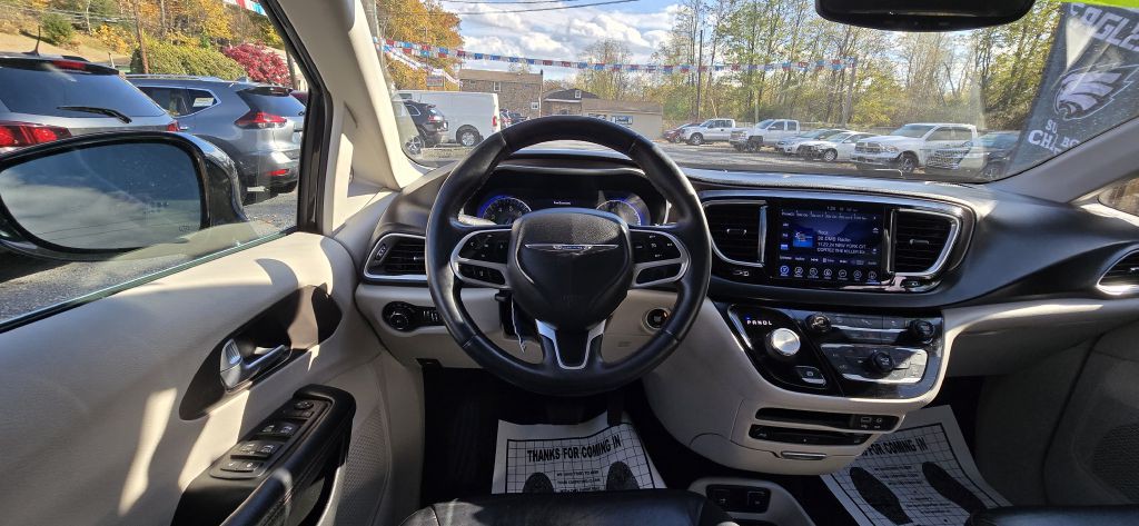 2017 Chrysler Pacifica Image 67