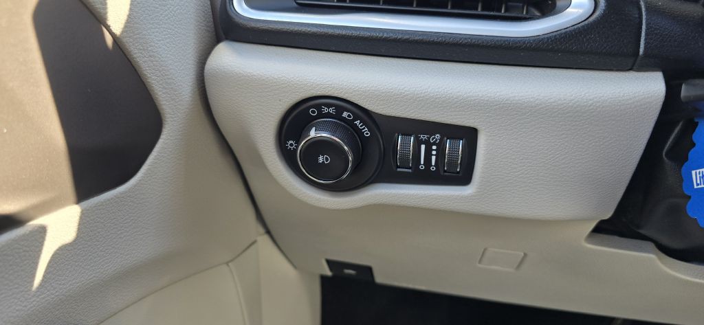 2017 Chrysler Pacifica Image 68