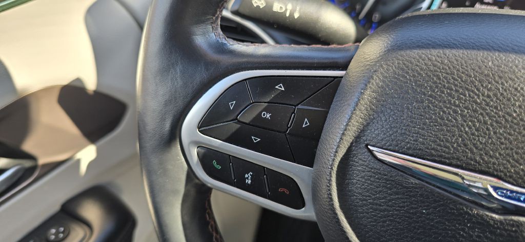 2017 Chrysler Pacifica Image 69