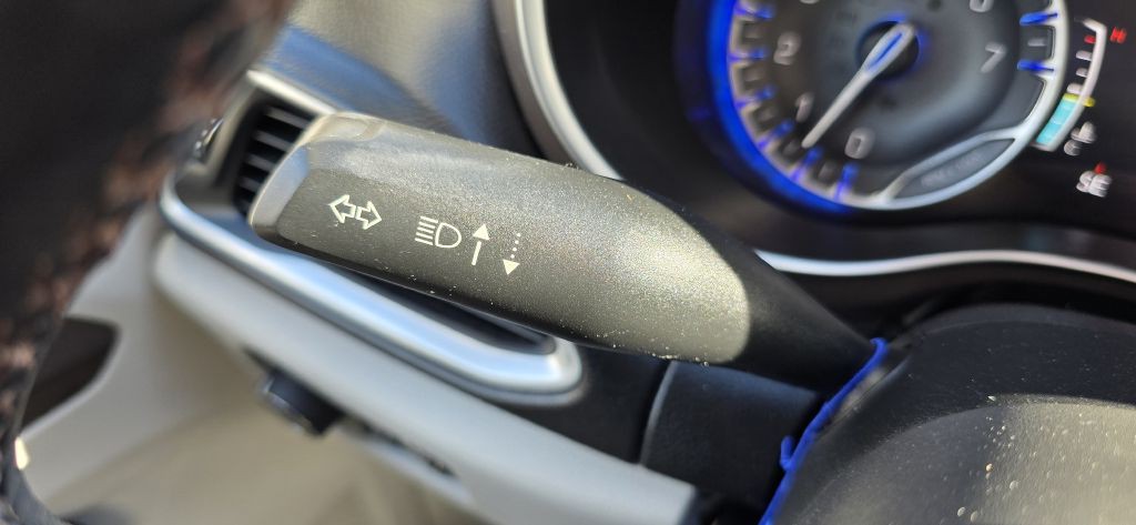 2017 Chrysler Pacifica Image 72