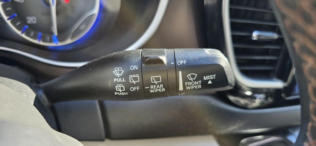 2017 Chrysler Pacifica Image 73