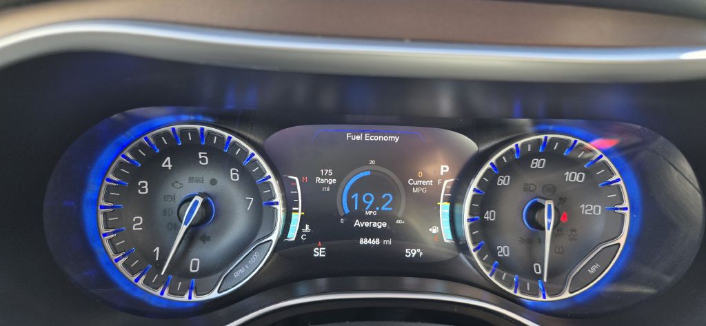 2017 Chrysler Pacifica Image 74