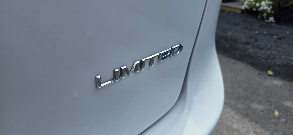 2017 Chrysler Pacifica Image 7