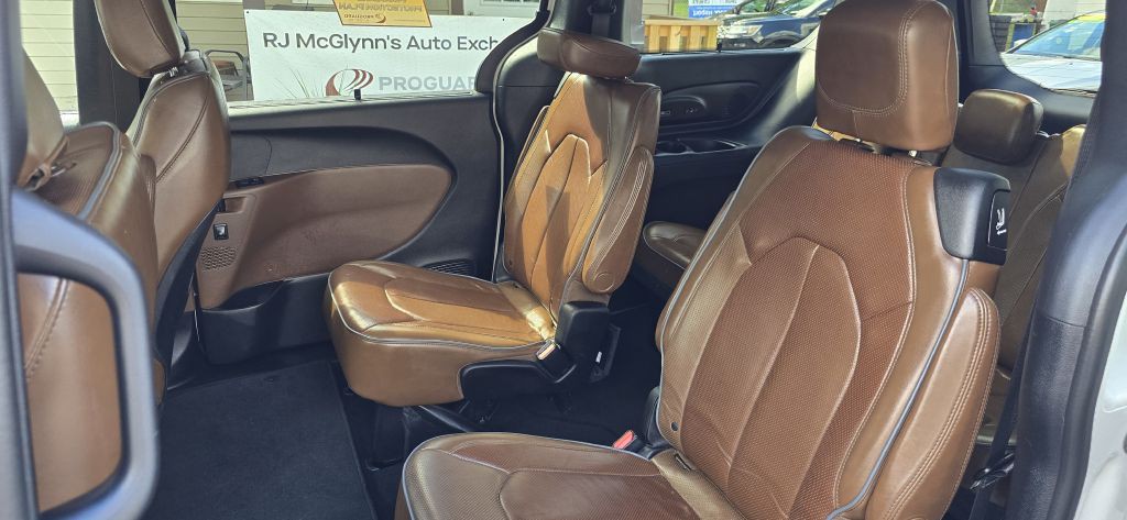 2017 Chrysler Pacifica Image 23