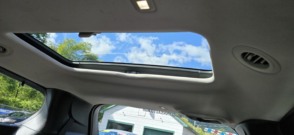 2017 Chrysler Pacifica Image 25