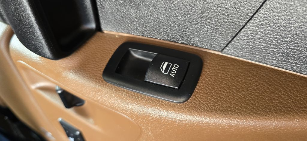 2017 Chrysler Pacifica Image 31