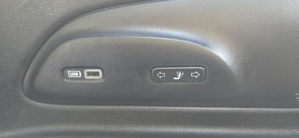 2017 Chrysler Pacifica Image 37