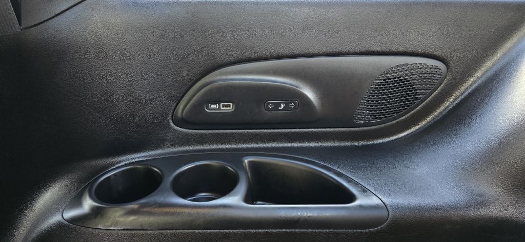 2017 Chrysler Pacifica Image 38
