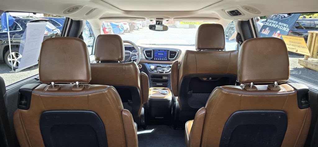 2017 Chrysler Pacifica Image 45