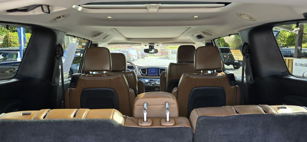 2017 Chrysler Pacifica Image 46