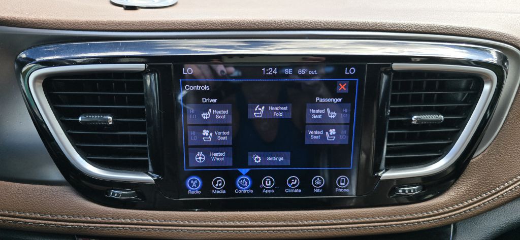 2017 Chrysler Pacifica Image 60