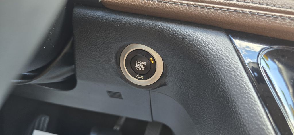 2017 Chrysler Pacifica Image 66