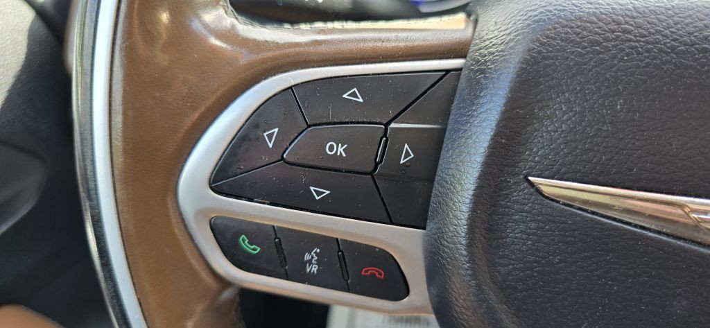 2017 Chrysler Pacifica Image 75