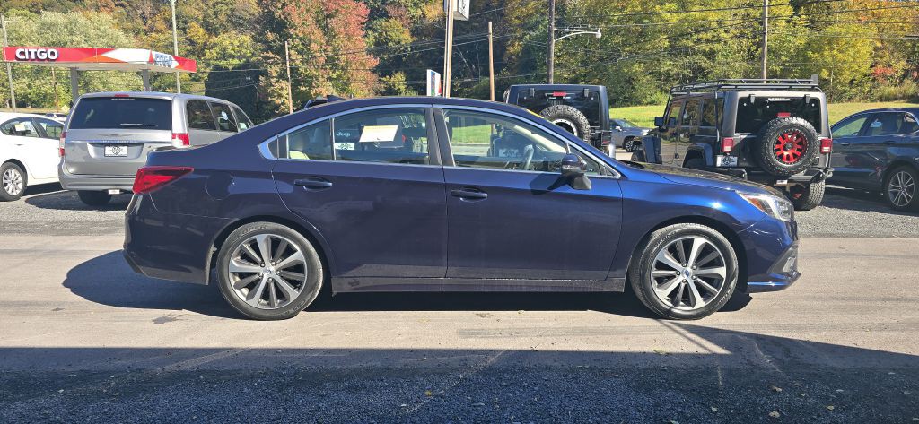 2018 Subaru Legacy Image 1