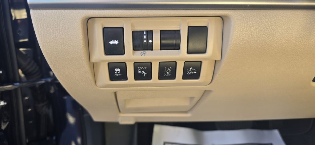 2018 Subaru Legacy Image 31