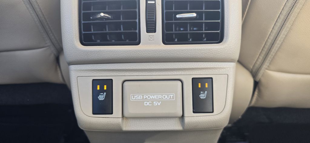 2018 Subaru Legacy Image 32