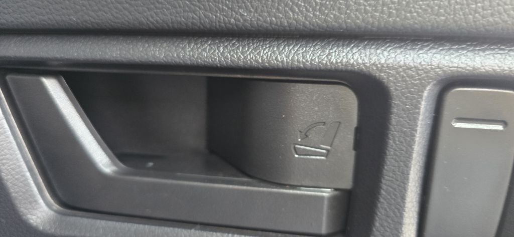 2018 Subaru Outback Image 36