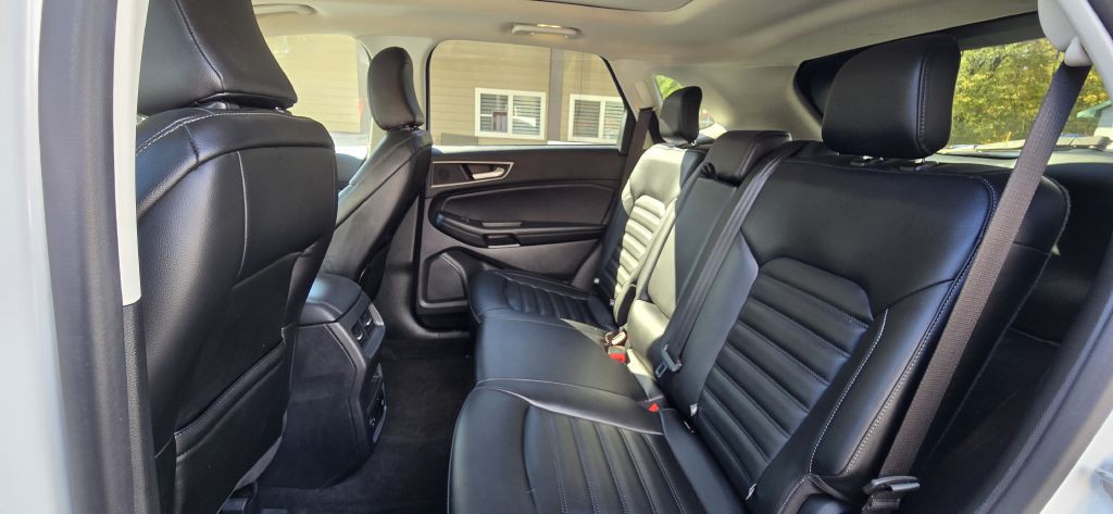 2022 Ford Edge Image 15