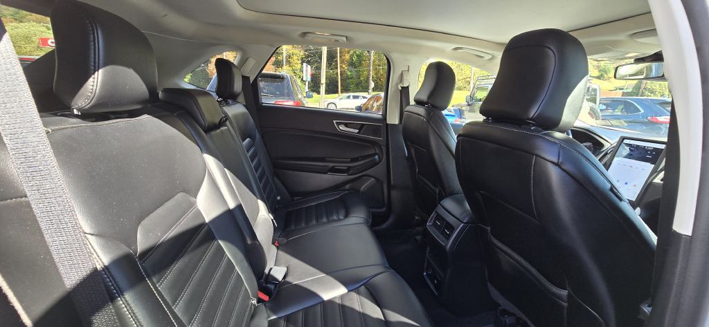 2022 Ford Edge Image 24