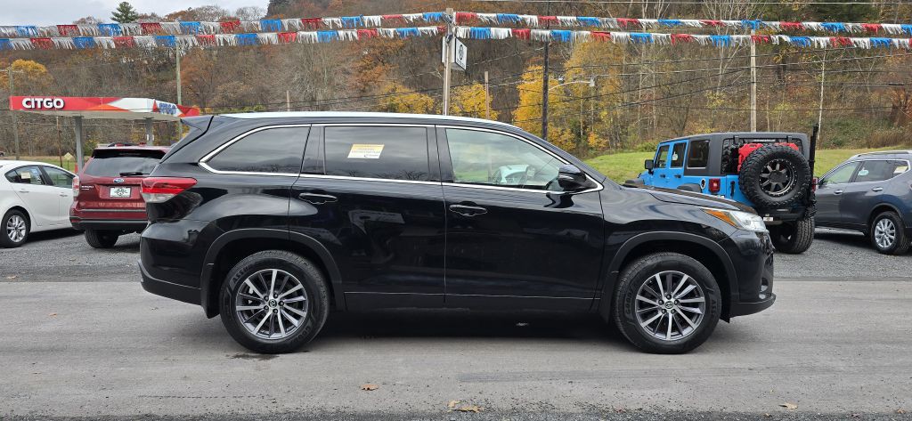 2018 Toyota Highlander Image 1