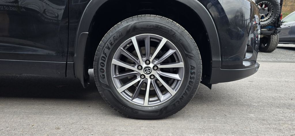 2018 Toyota Highlander Image 12