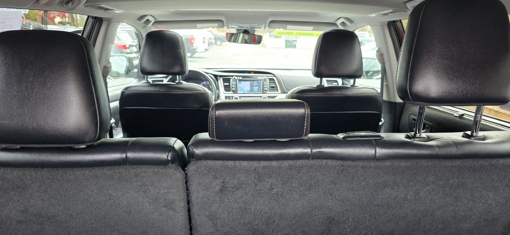 2018 Toyota Highlander Image 35