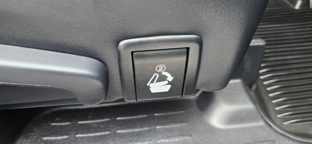 2018 Toyota Highlander Image 39