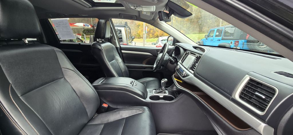 2018 Toyota Highlander Image 41