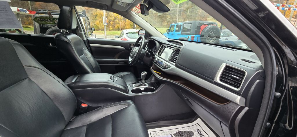 2018 Toyota Highlander Image 42