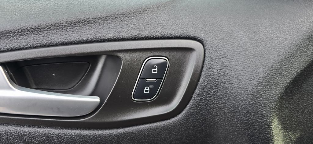 2017 Ford Escape Image 16