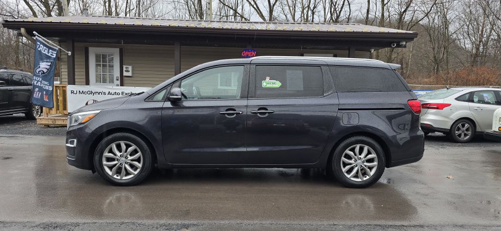 2019 Kia Sedona Image 2